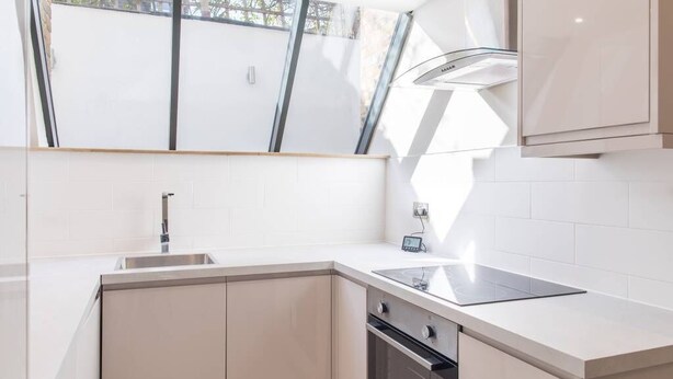 House (2 Bedrooms) | Private kitchen | Fridge, oven, freezer - Stunning 2BR New Build in Heart of Stoke Newington (London)