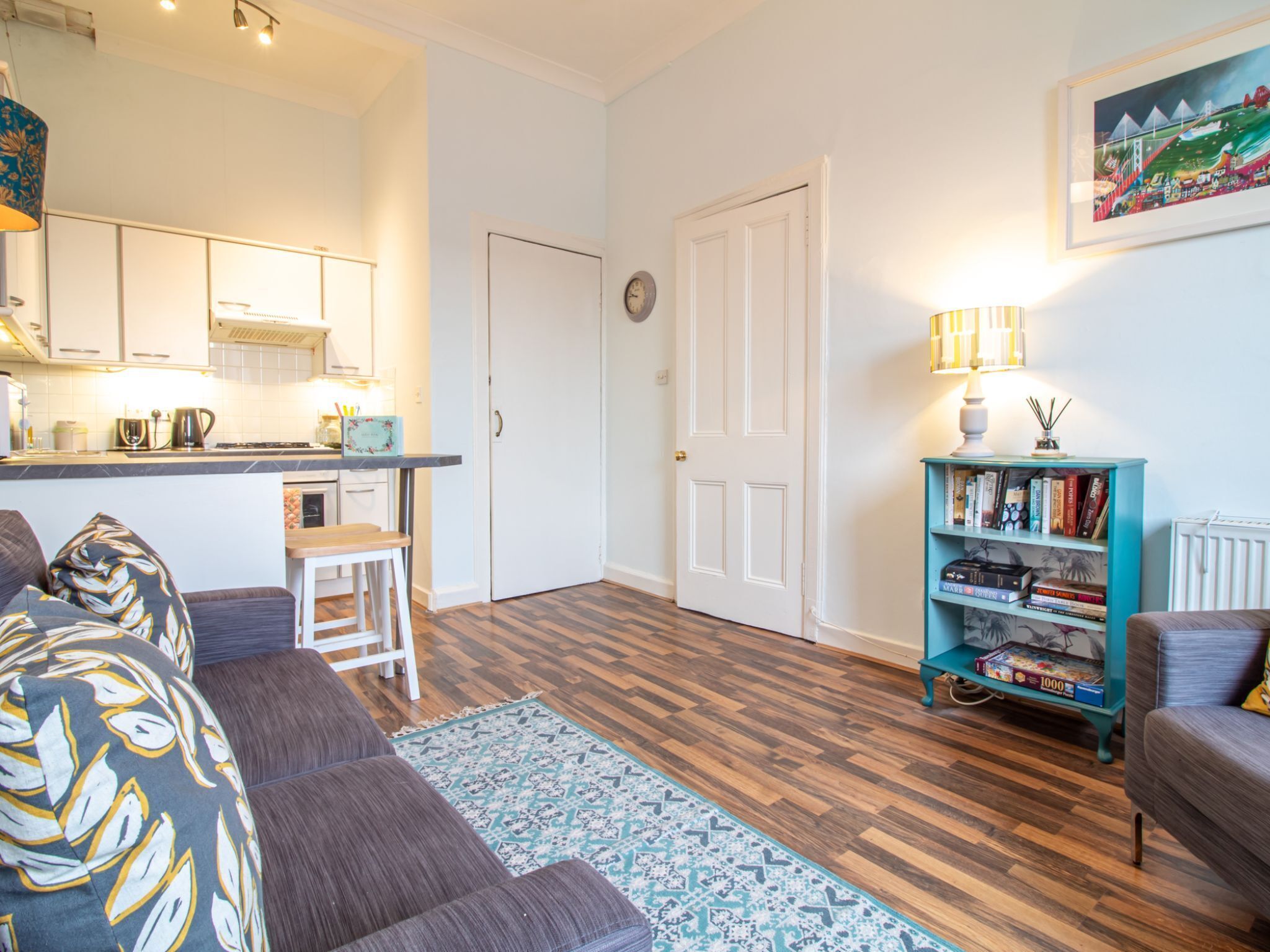 Apartment (1 Bedroom) | Living room | TV, Netflix, streaming services