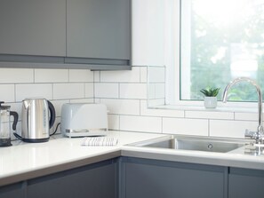 Apartamento (2 Bedrooms) | Cozinha privada | Talheres/pratos/utensílios de cozinha
