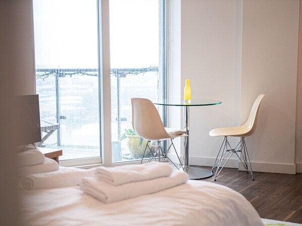 Apartment (0 Bedroom) | Iron/ironing board, free WiFi, bed sheets