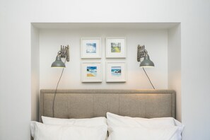 House (1 Bedroom) | 1 bedroom, iron/ironing board, bed sheets - Modern & Stylish Garden Home in Islington (London)