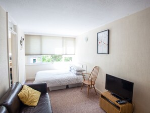 2 bedrooms, iron/ironing board, free WiFi, bed sheets - 2BD Apartment, 500m From Windsor Castle, Parking (Windsor)