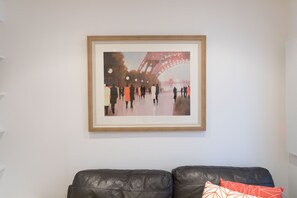 Apartment (2 Bedrooms) | Living room | 40-inch Smart TV with digital channels, TV, DVD player - Modern 2 Bedroom Flat in the Heart of Islington (London)