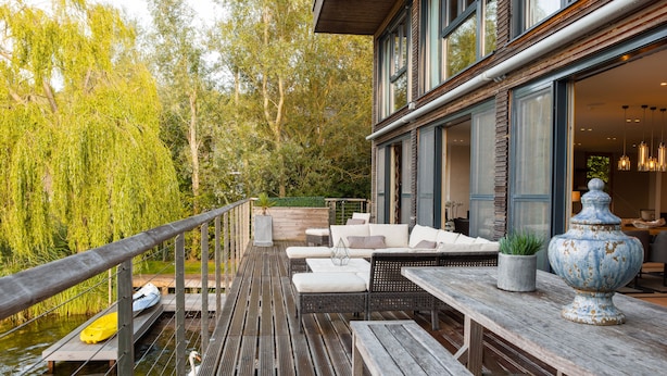 Bowmore Lodge | Terrace/patio