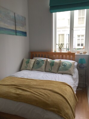 Leilighet (1 Bedroom) | 1 soverom, strykejern/-brett, wi-fi (inkludert) og sengetøy