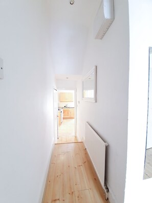 Apartment (1 Bedroom) - Lovely Flat in Residential Road in West Hampstead (London)