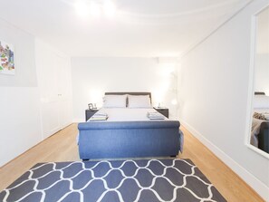 Căn hộ (1 Bedroom) | Bàn ủi/dụng cụ ủi quần áo, bộ trải giường