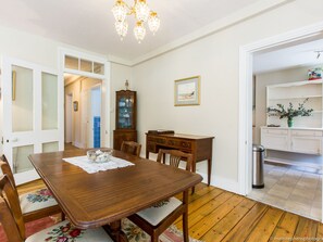 Apartment (3 Bedrooms) | Private kitchen - Elegant 3bdr Apartment in Hove Close to the Beach! (Hove)