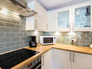 Apartment (3 Bedrooms) | Eigene Küche | Ofen, Geschirrspüler, Kochgeschirr/Geschirr/Besteck