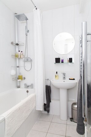 House (2 Bedrooms) | Bathroom