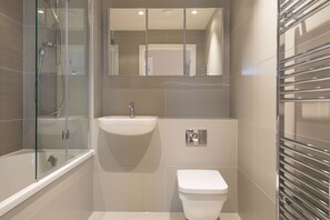 Apartment (2 Bedrooms) | Bathroom