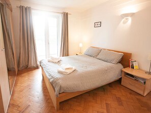 Apartment (2 Bedrooms) | 2 bedrooms, iron/ironing board, WiFi, bed sheets - Spacious Apartment Close to City Centre & Stadiums (Cardiff)