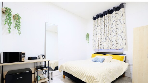 Studio (1 Bedroom)