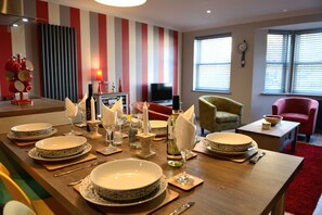 Apartment (2 Bedrooms) | Private kitchen | Oven, stovetop, dishwasher, toaster - Striking Boutique Style 2 BDR in Vibrant Kemp Town (Brighton)