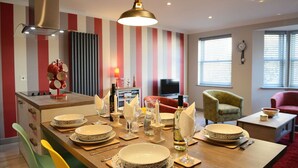 Apartment (2 Bedrooms) | Private kitchen - Striking Boutique Style 2 BDR in Vibrant Kemp Town (Brighton)