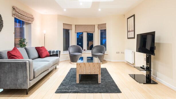 Apartment (2 Bedrooms) | Living room - Modern Smart Open Plan Living With Free Parking (York)