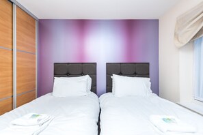 Apartment (2 Bedrooms) | 2 bedrooms, laptop workspace, iron/ironing board, bed sheets - Modern Smart Open Plan Living With Free Parking (York)