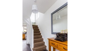 3 chambres, fer et planche à repasser, Wi-Fi, draps fournis