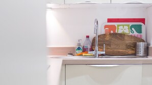 Appartamento (0 Bedroom) | Cucina privata | Forno, piano cottura, pentole/stoviglie/utensili