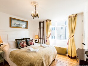 4 chambres, fer et planche à repasser, accès Internet, draps fournis