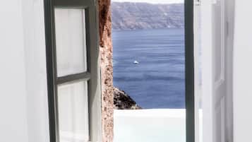 The Volcano Cave House | Minibar, in-room safe, individually decorated, individually furnished