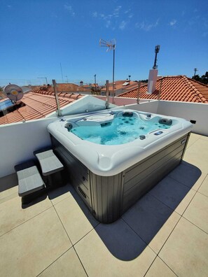 Outdoor spa tub - Corkoon Duna Parque Resorts & Hotels (Odemira)