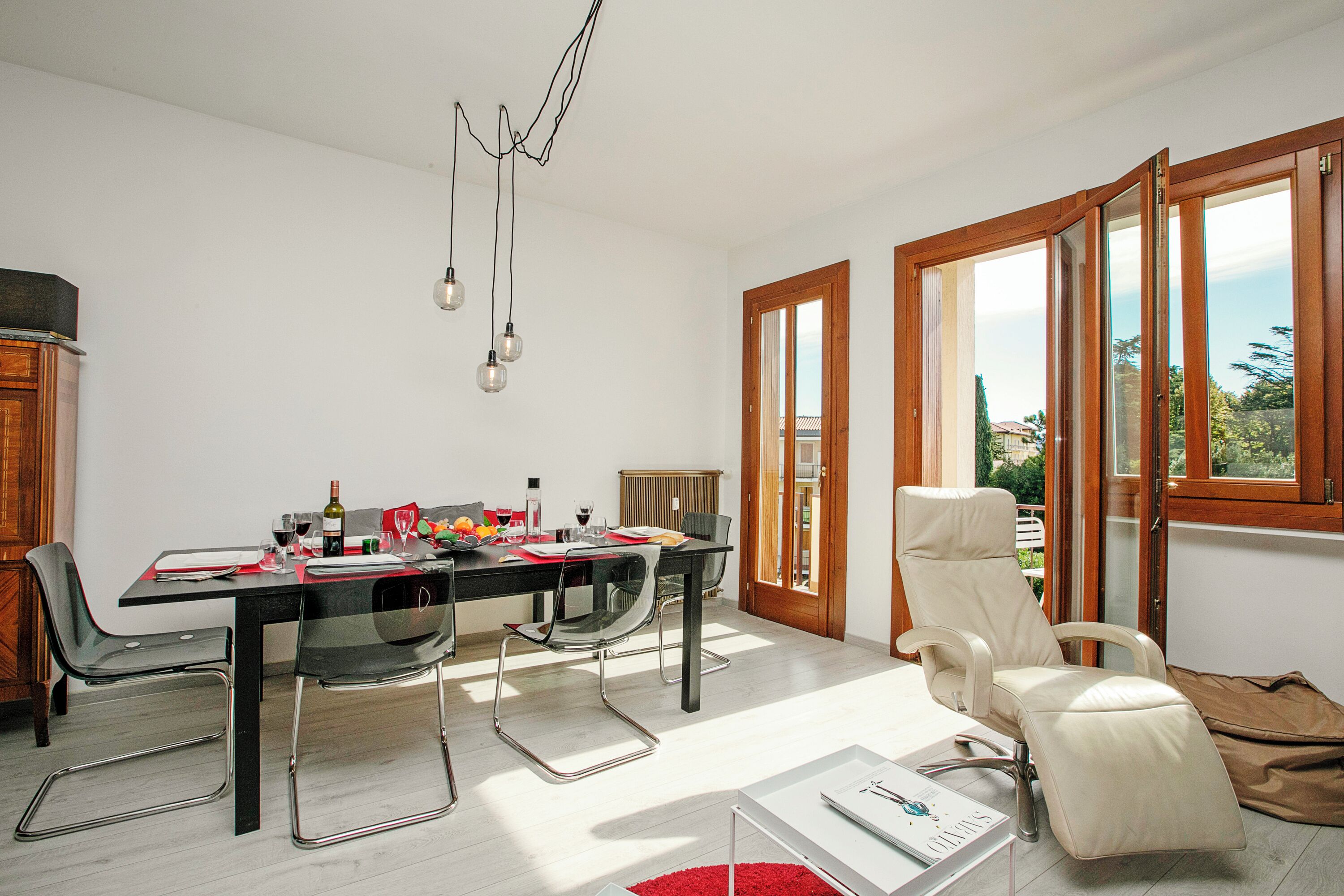 Family Apartment, Multiple Bedrooms, Lakeside (Spiaggia Azzurro -lakeside with) | Dining