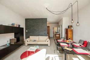 Appartamento familiare, camere multiple, lato lago (Spiaggia Azzurro -lakeside with) | Interni