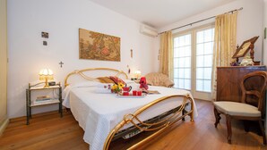 Family Apartment, 1 Bedroom, Terrace (Casa Emma with Pool, Garden and) - Casa Emma with Pool (Sirmione)