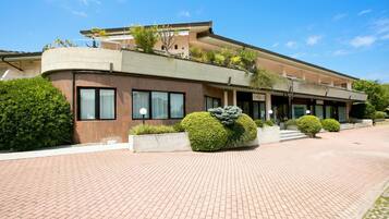 Appartamento familiare, 1 camera da letto, microonde (Casa Kristall Lago - Walk to Lake 1BR) | Esterni