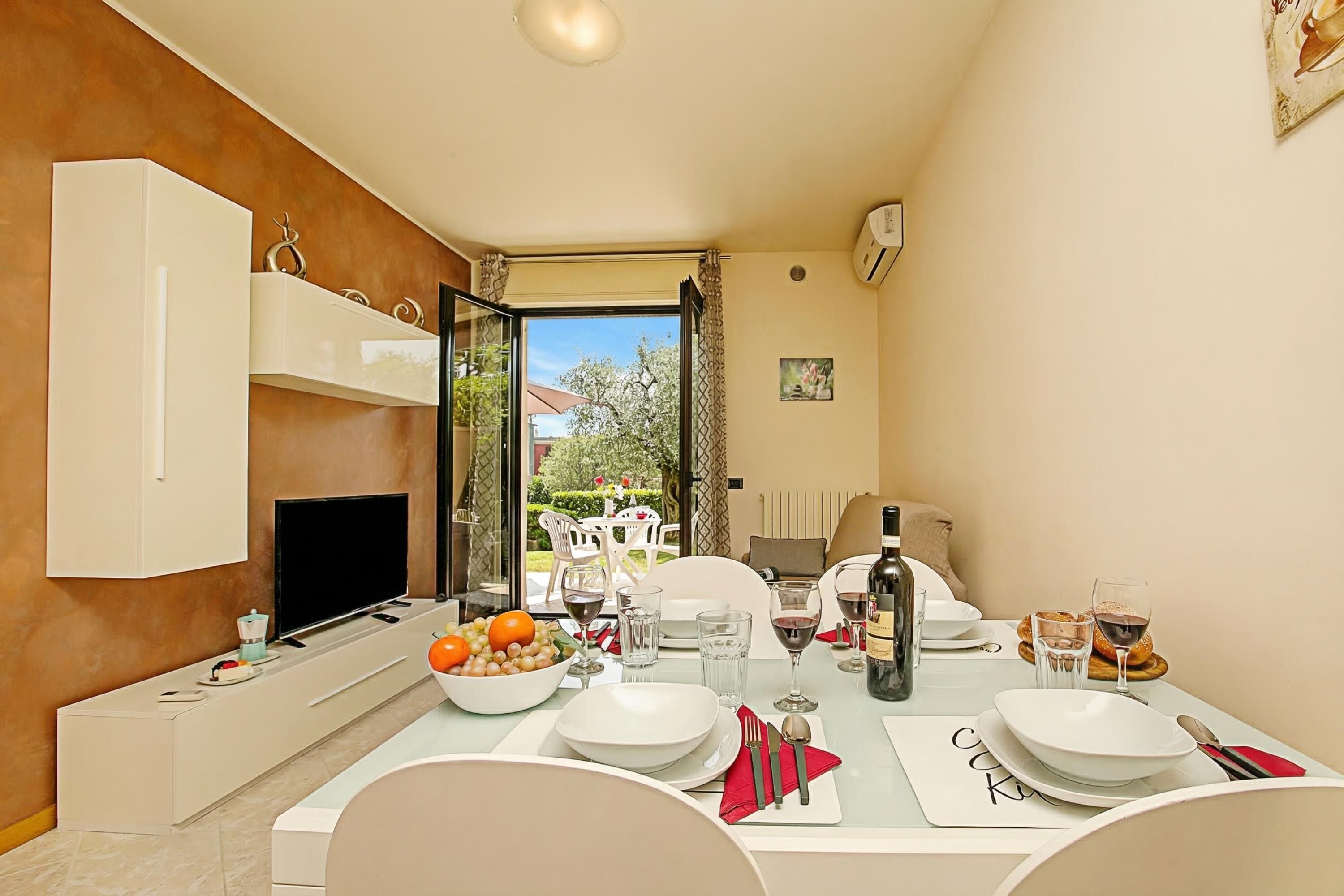 Appartement Familial, 1 chambre, four à micro-ondes (Casa Kristall Lago - Walk to Lake 1BR) | Restauration