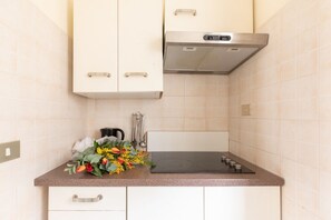 Réfrigérateur, plaque de cuisson