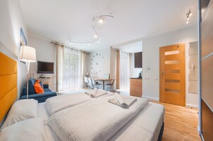 Studio (20, Bałycka 11) | Individually decorated, individually furnished, free WiFi, bed sheets