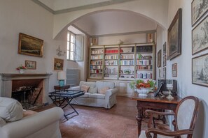 Fernseher, Kamin, Netflix, Streaming-Dienste