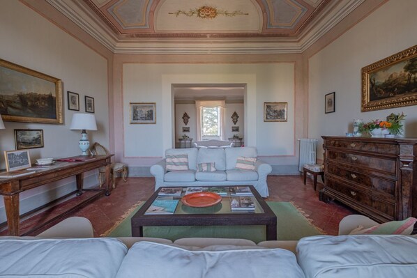 Télévision, cheminée, Netflix, services de streaming