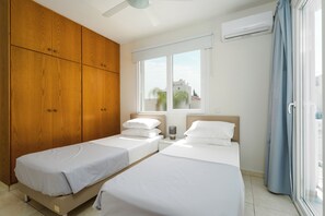 3 bedrooms, in-room safe, iron/ironing board, free WiFi
