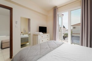 3 chambres, coffres-forts dans les chambres, fer et planche Ă repasser