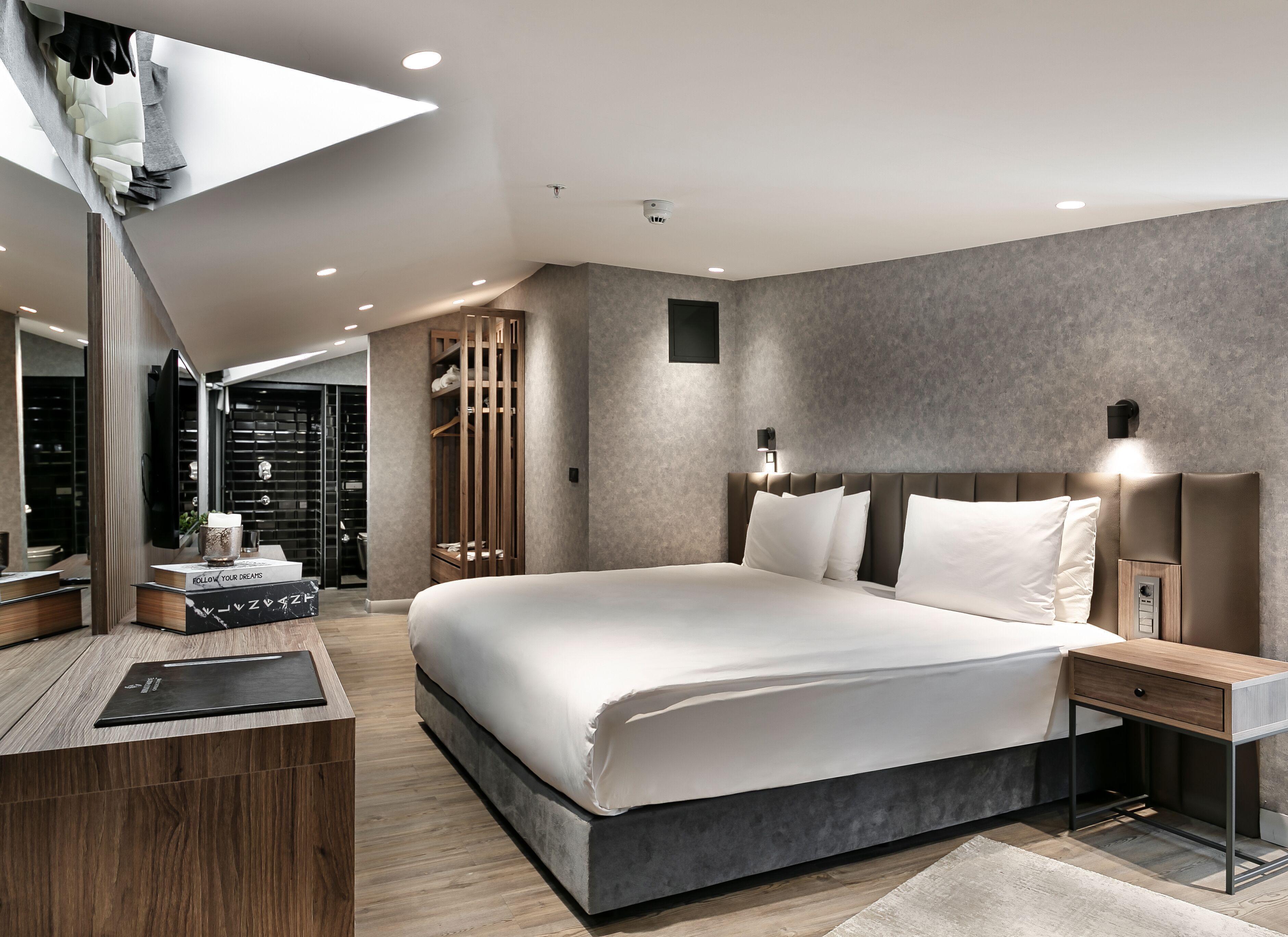 Suite | Premium bedding, minibar, in-room safe, desk