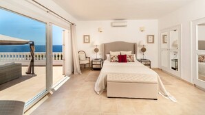 3 bedrooms, cribs (free), WiFi (free), bed sheets - Villa ES Macar - Exceptional sea Views Next to the Beach (Mahón)