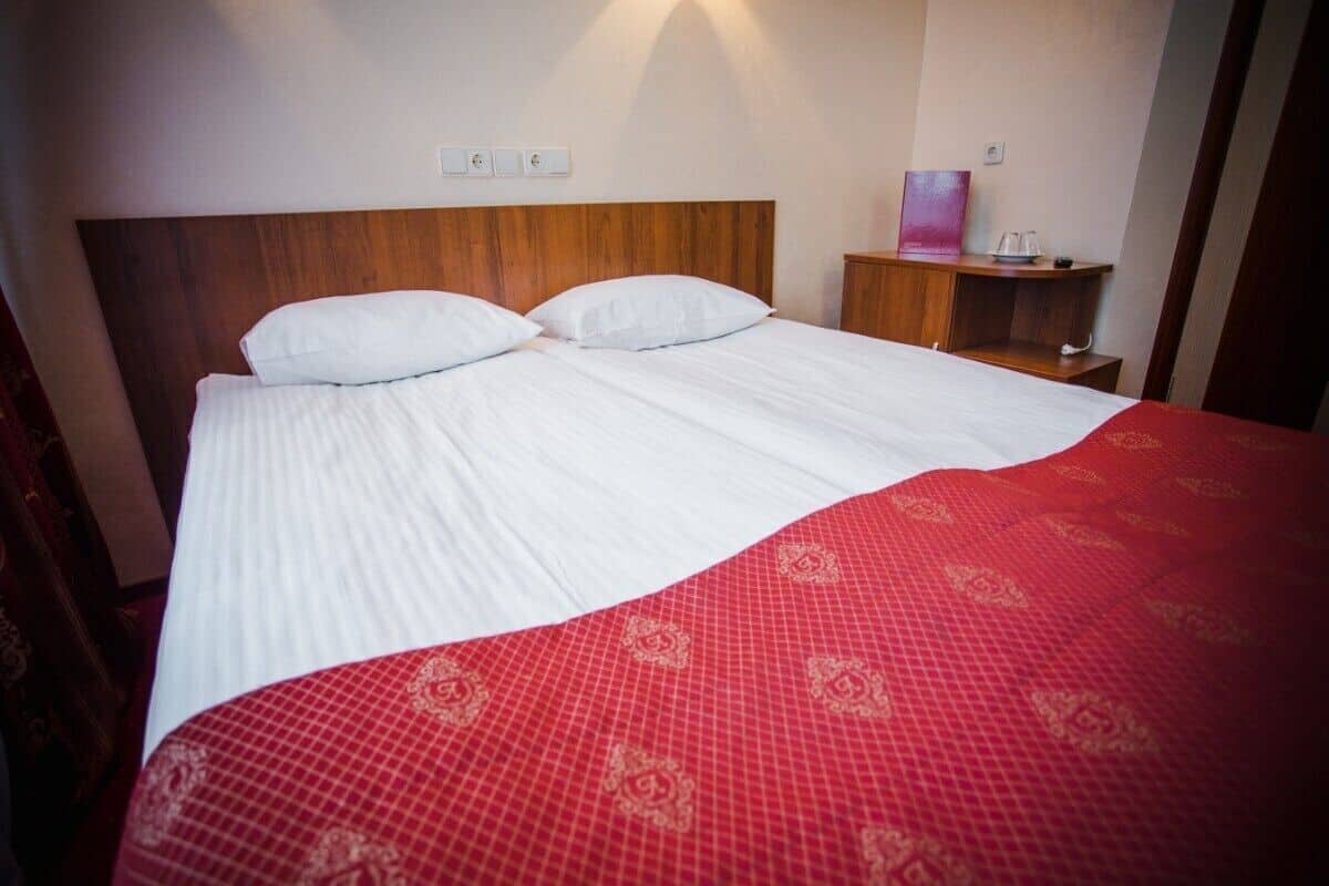 Habitación doble estándar | Escritorio, wifi gratis y ropa de cama 