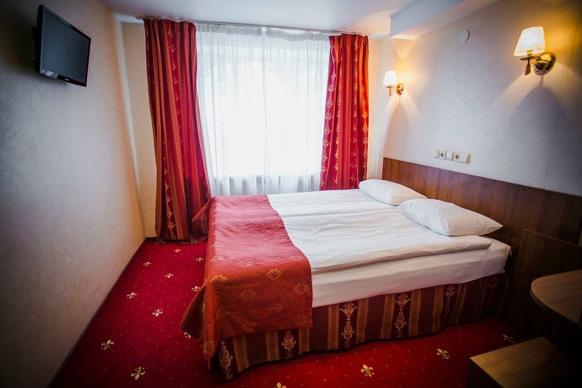 Standard Double Room | Desk, free WiFi, bed sheets