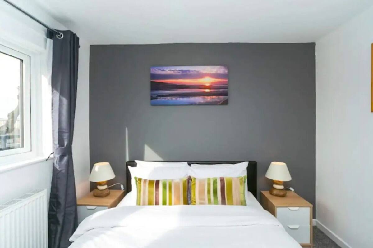 Fer et planche à repasser, Wi-Fi gratuit, décoration personnalisée