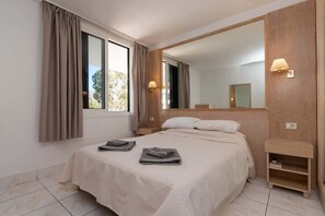 1 bedroom, iron/ironing board, WiFi, bed sheets - Azahara Playa 45 - One Bed (Playa de las Americas)
