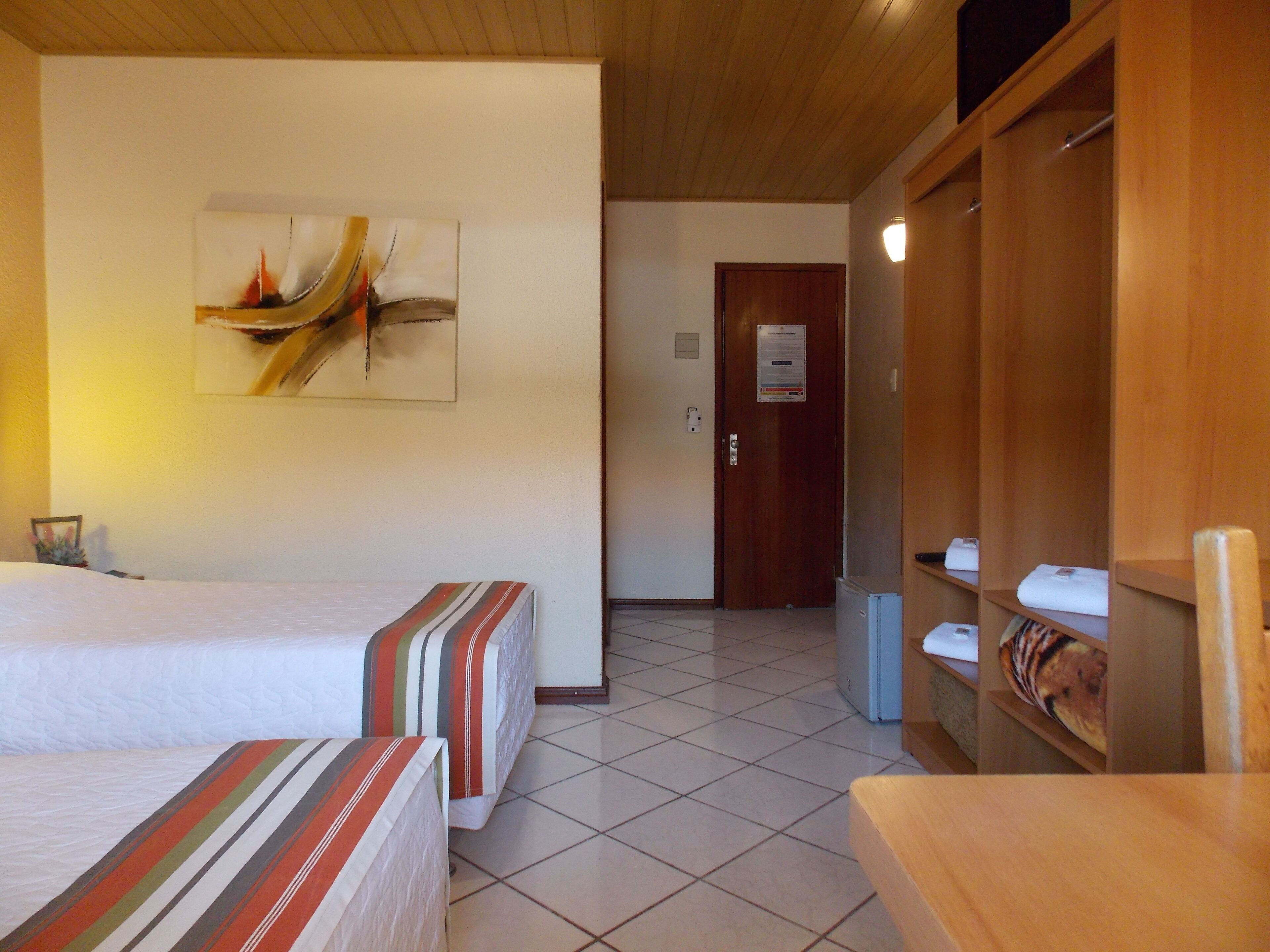 Basic Room | Desk, free WiFi