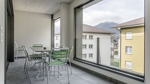 Appartement, 3 slaapkamers | Uitzicht vanaf balkon