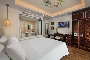 Minibar, in-room safe, desk, soundproofing - mTerre Boutique Hotel (Hanoi)