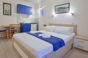 Private kitchenette - Apartments Cenic (Becici)