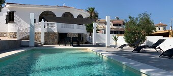 CASA CARLOS - Private Villa Detached with Pool