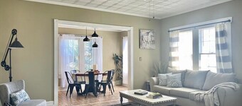 Vidalia Sweet Onion Home in Downtown Lyons, with King Bed-Travel Workers Welcome