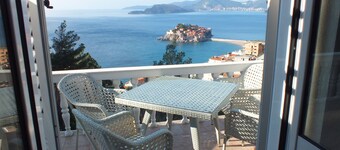 Penthouse Apartment Sveti Stefan
